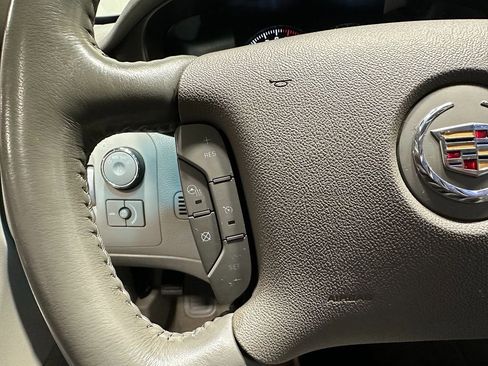 Used 2010 Cadillac DTS Luxury image 33