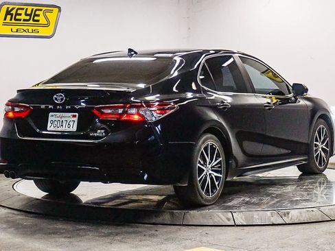 Used 2023 Toyota Camry SE w/ Audio Upgrade Package image 4