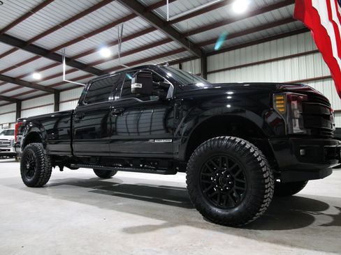 Used 2019 Ford F350 Lariat w/ Lariat Ultimate Package AWD/4WD image 16