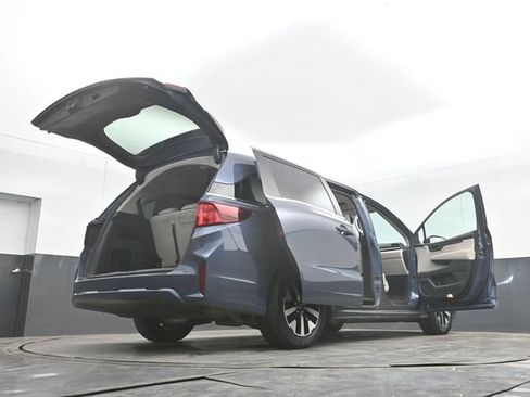 Used 2025 Honda Odyssey EX-L image 57