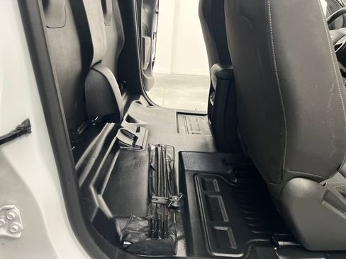 Used 2022 Chevrolet Colorado LT w/ Fleet Safety Package image 22