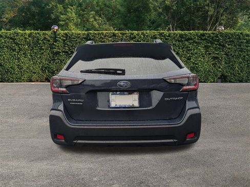 Used 2024 Subaru Outback Premium image 5