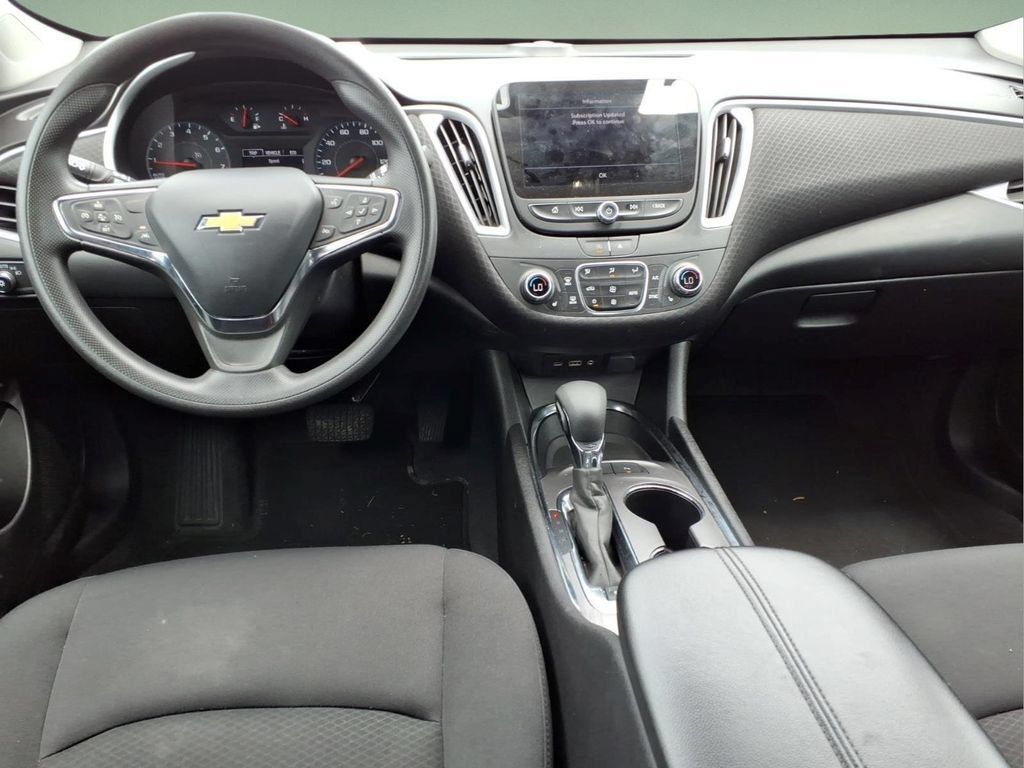 Used 2024 Chevrolet Malibu LT FWD image 8