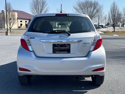 Used 2012 Toyota Yaris LE image 7