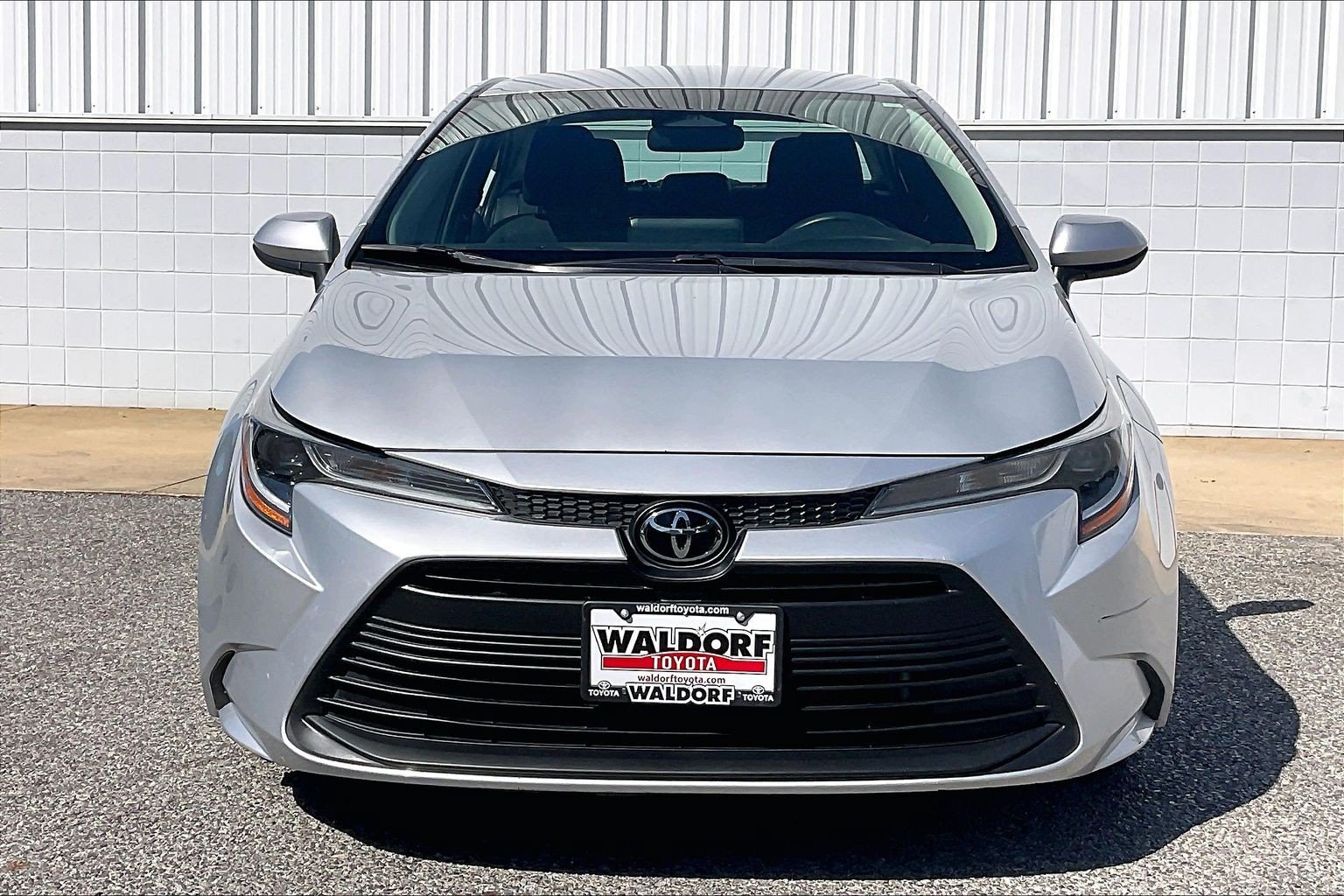 Used 2024 Toyota Corolla LE FWD image 3