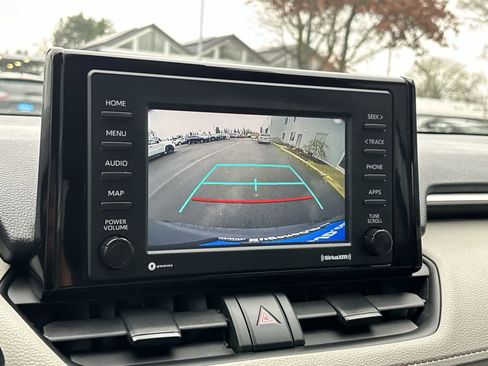 Used 2022 Toyota RAV4 XLE image 22