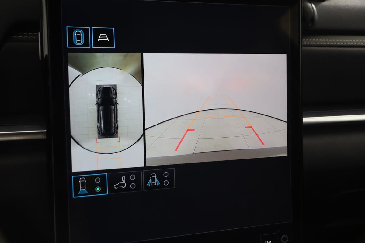 Used 2025 GMC Terrain Elevation w/ Technology Package II AWD/4WD image 11