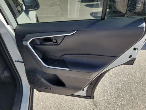 Used 2022 Toyota RAV4 LE FWD image 30