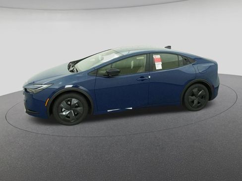 New 2026 Toyota Prius Plug-In Hybrid FWD image 2