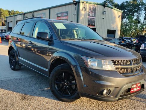 Used 2019 Dodge Journey SE w/ Connectivity Group image 1