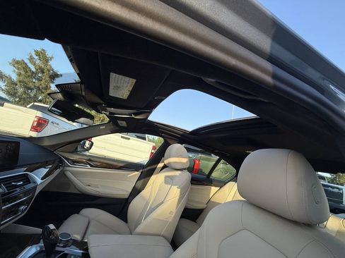 Used 2020 BMW 530i w/ Convenience Package RWD image 33