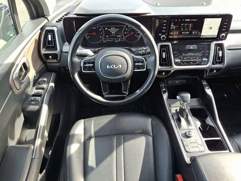 Used 2022 Kia Sorento S image 12