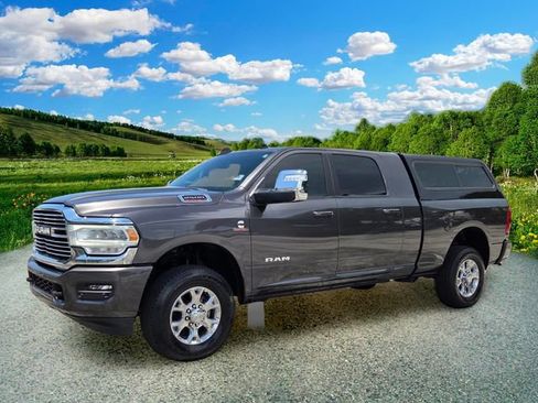 Used 2024 RAM 2500 Laramie AWD/4WD image 2