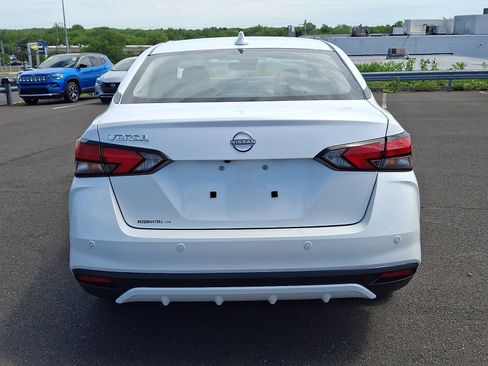 Used 2025 Nissan Versa SV FWD image 5