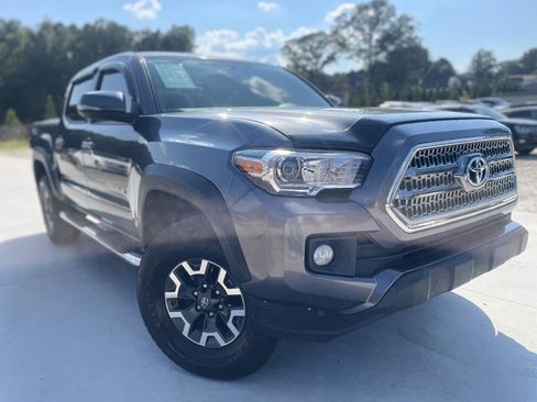 Used 2017 Toyota Tacoma TRD Off-Road w/ Tow Package (A/T) AWD/4WD image 1