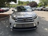 Used 2018 Toyota Highlander Limited Platinum image 2