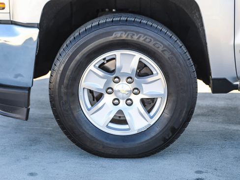 Used 2018 Chevrolet Silverado 1500 LT w/ LT Eassist Package image 9