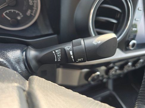 Used 2020 Toyota Tacoma SR5 image 30