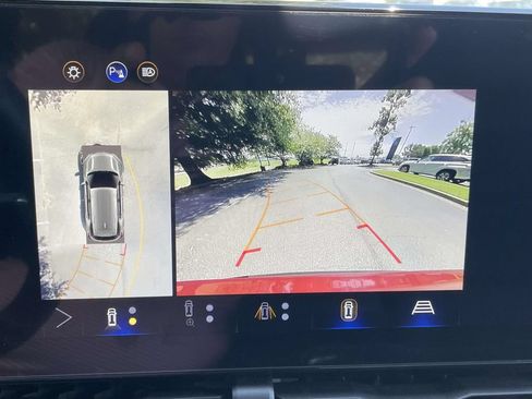 Used 2025 Chevrolet Equinox RS w/ Safety and Technology Package FWD image 16