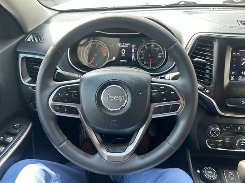 Used 2020 Jeep Cherokee Latitude Plus AWD/4WD image 15