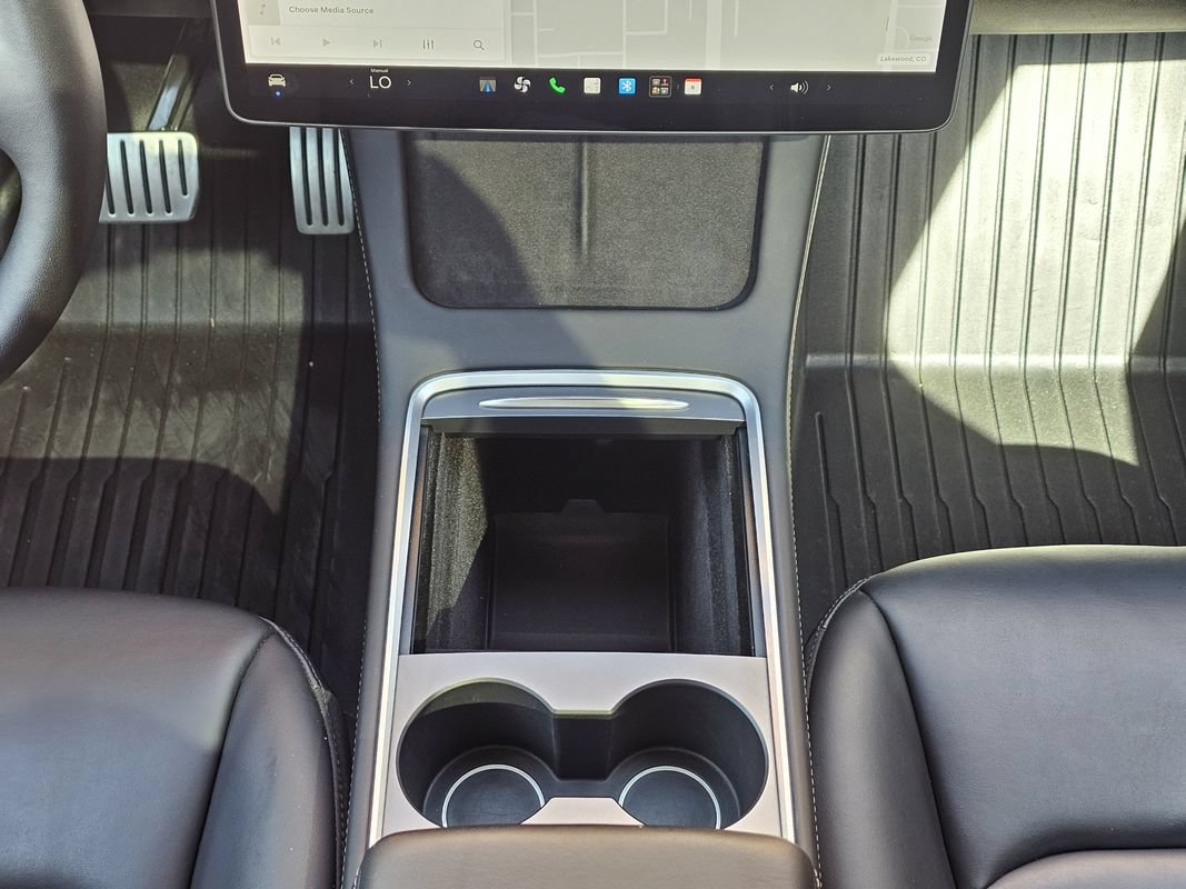Used 2022 Tesla Model Y Performance AWD/4WD image 30