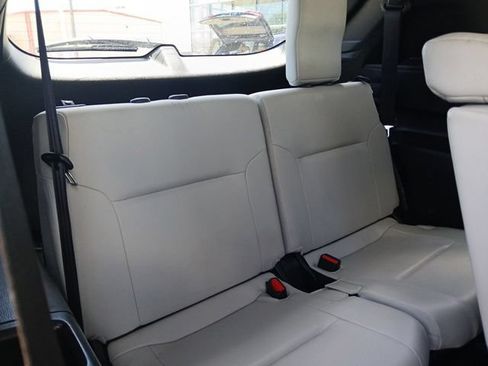 Used 2024 Mitsubishi Outlander SEL FWD image 12