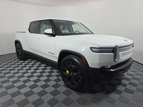 Used 2025 Rivian R1T Premium AWD/4WD image 7