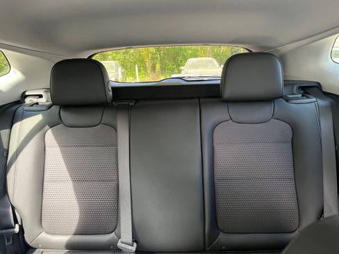 Used 2025 Chevrolet Trax LT image 37