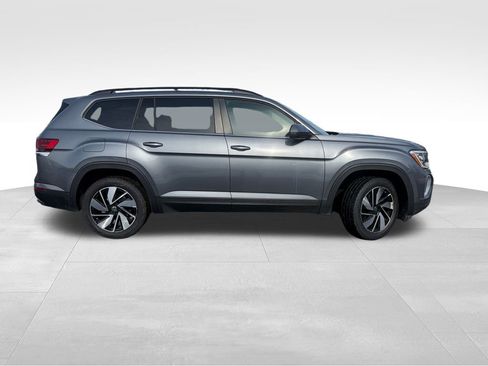 Used 2024 Volkswagen Atlas SE image 9