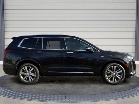 Used 2020 Cadillac XT6 Premium Luxury FWD image 8