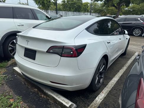 Used 2021 Tesla Model 3 Standard Range Plus RWD image 2
