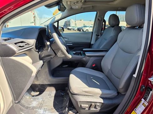 Used 2023 Toyota Sienna XLE w/ XLE Plus Package AWD/4WD image 21