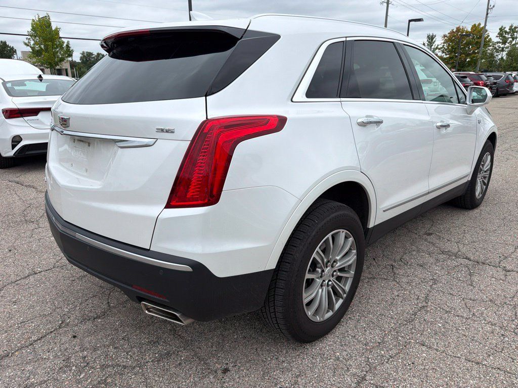 Used 2018 Cadillac XT5 Luxury w/ Driver Awareness Package AWD/4WD image 5