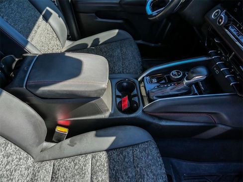 Used 2024 Chevrolet Colorado Z71 w/ Z71 Convenience Package 2 image 12