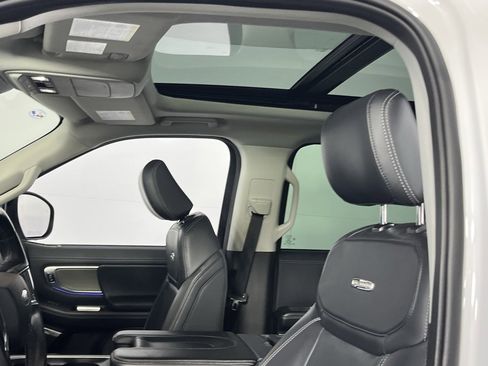 Used 2025 Ford Expedition Platinum image 22