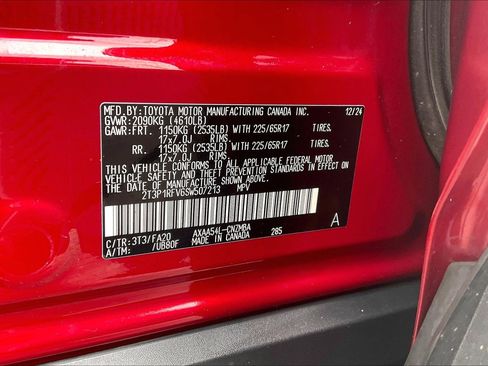 Used 2025 Toyota RAV4 XLE AWD/4WD image 36