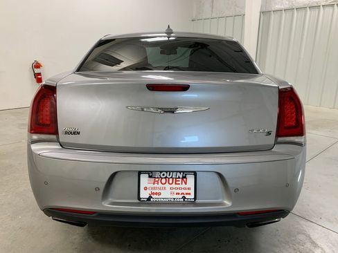 Used 2018 Chrysler 300 S w/ 300S Premium Group image 25