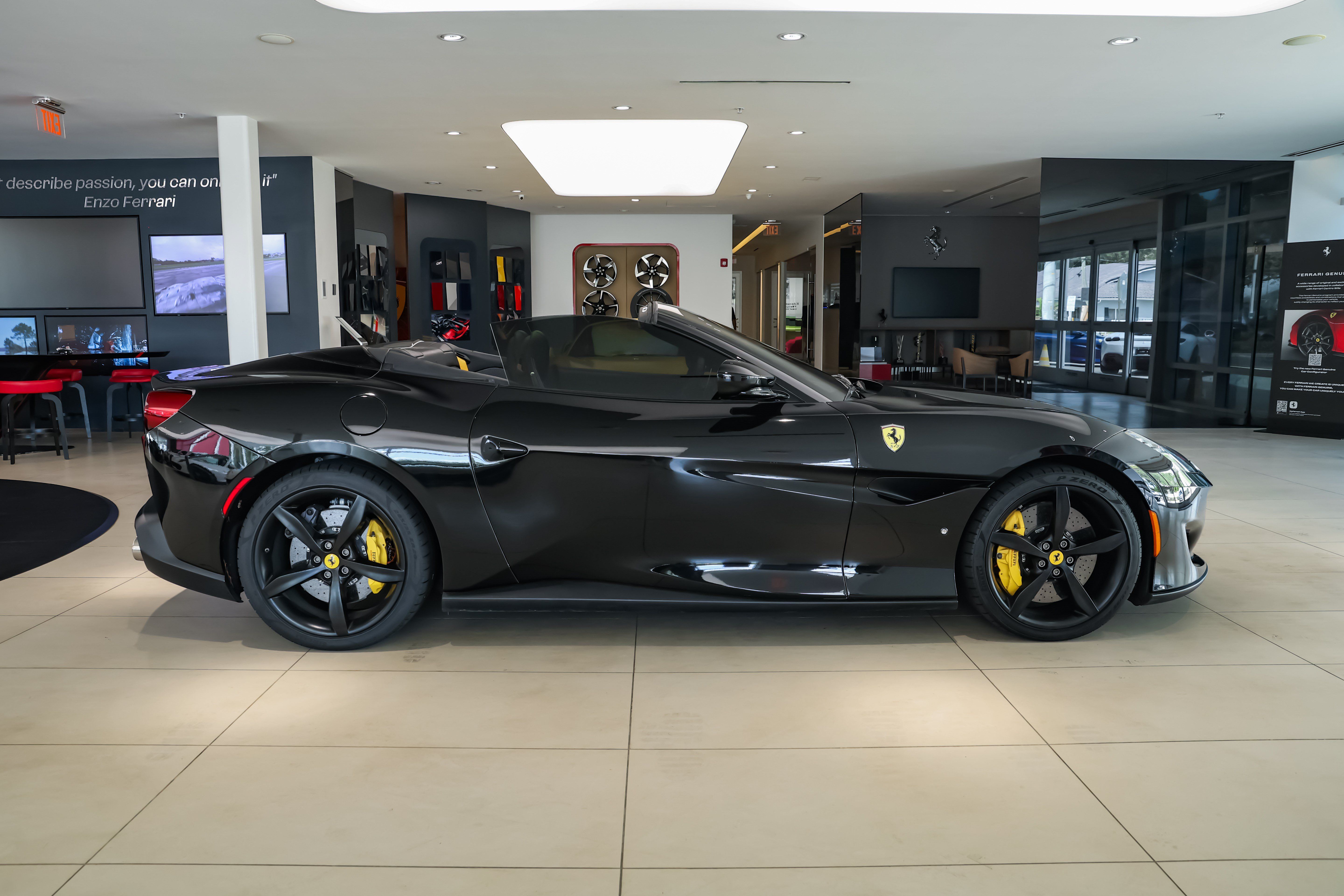 Used 2019 Ferrari Portofino RWD image 39