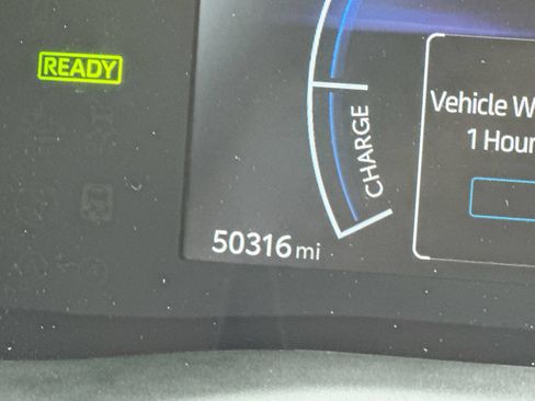 Used 2025 Toyota Camry SE FWD image 15