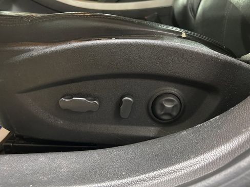 Used 2010 Buick LaCrosse CXL w/ Luxury Package AWD/4WD image 23