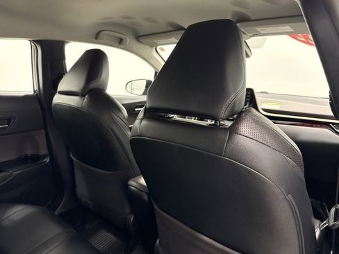 Used 2022 Toyota C-HR Limited image 11