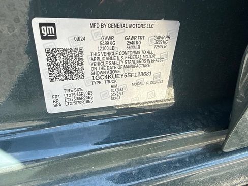 Used 2025 Chevrolet Silverado 3500 LTZ w/ LTZ Plus Package AWD/4WD image 10