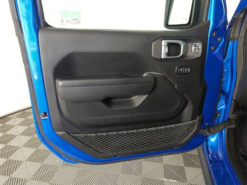 Used 2022 Jeep Wrangler Unlimited Rubicon 4xe image 18