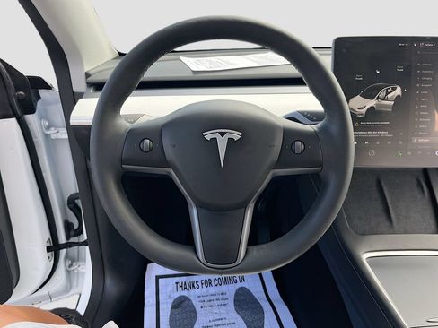 Used 2024 Tesla Model Y Long Range AWD/4WD image 10