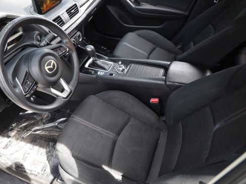 Used 2017 MAZDA MAZDA3 Sport w/ Preferred Equipment Package FWD image 6