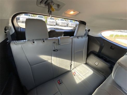 Used 2023 Toyota Highlander Limited image 33