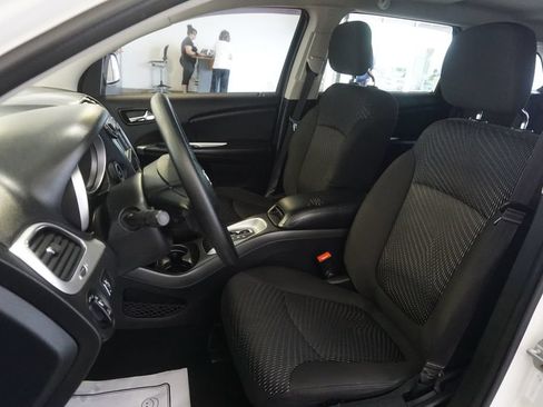 Used 2017 Dodge Journey SXT w/ Comfort/Convenience Group AWD/4WD image 14