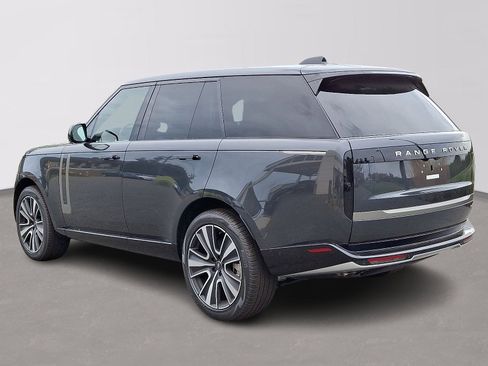 New 2025 Land Rover Range Rover SE image 4