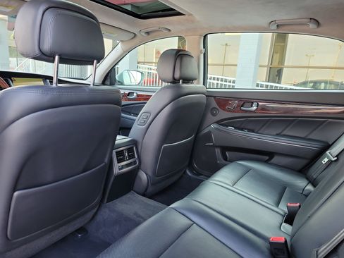 Used 2016 Hyundai Equus Signature image 14