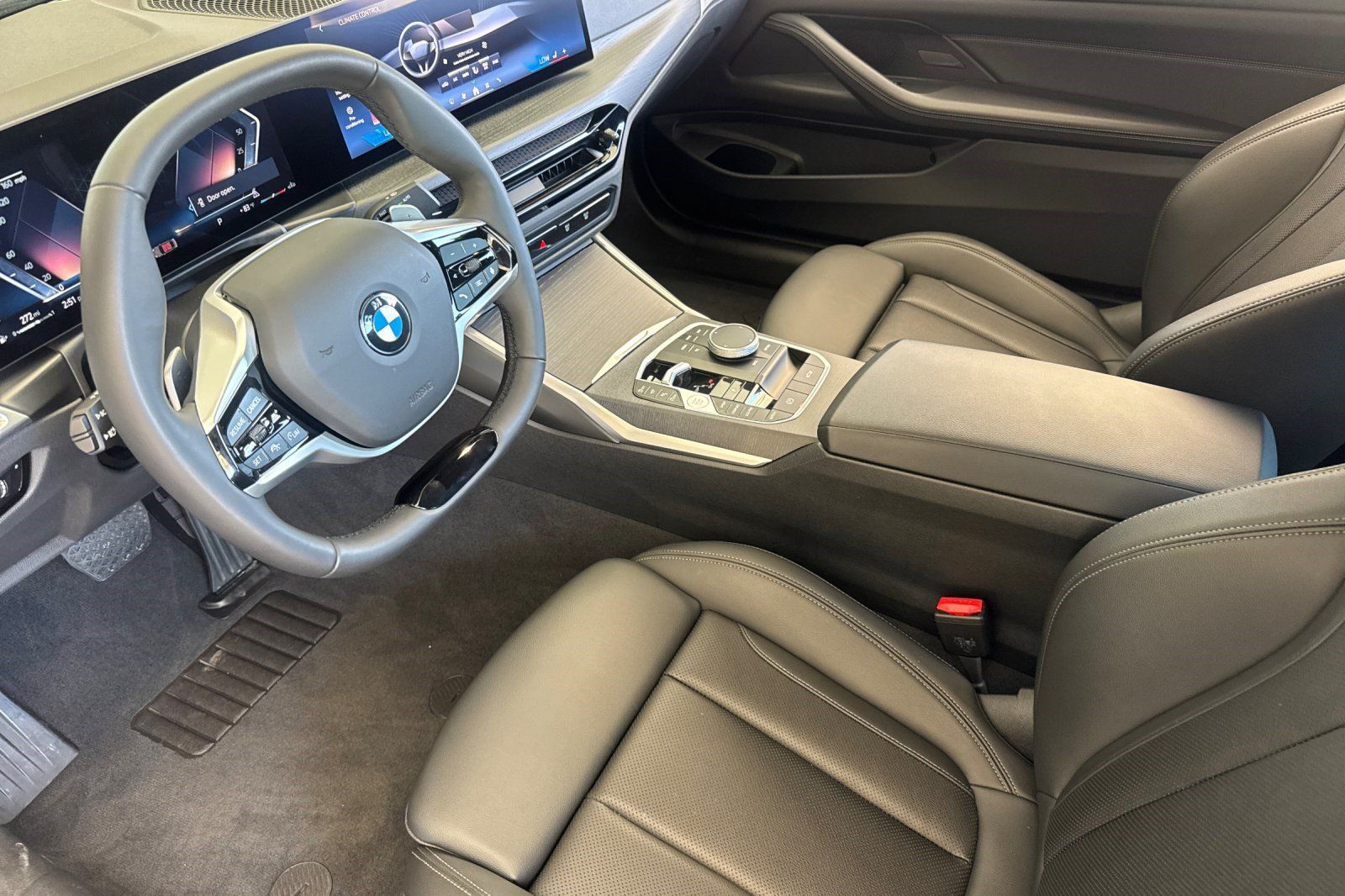 Used 2025 BMW 430i Convertible w/ Convenience Package RWD image 4